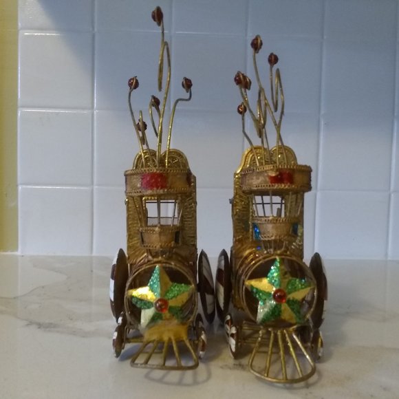 Two painted metal Christmas Choo-Choo train decorations - Picture 5 of 6